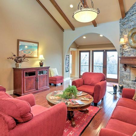 Beautiful Central Fayetteville Townhome With Views! Екстериор снимка