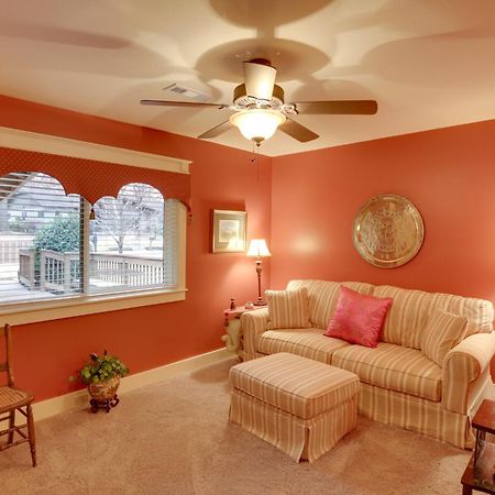 Beautiful Central Fayetteville Townhome With Views! Екстериор снимка