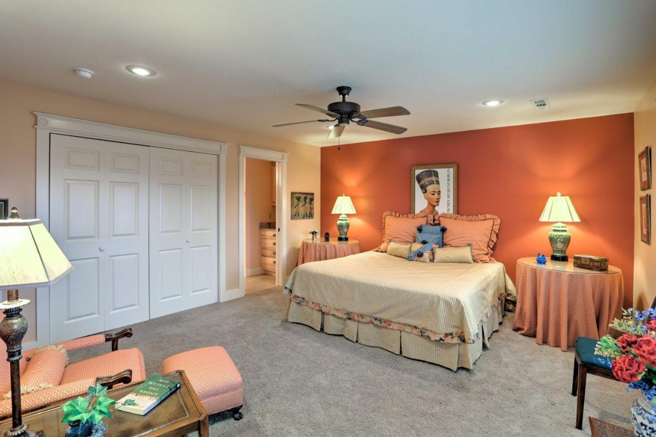 Beautiful Central Fayetteville Townhome With Views! Екстериор снимка