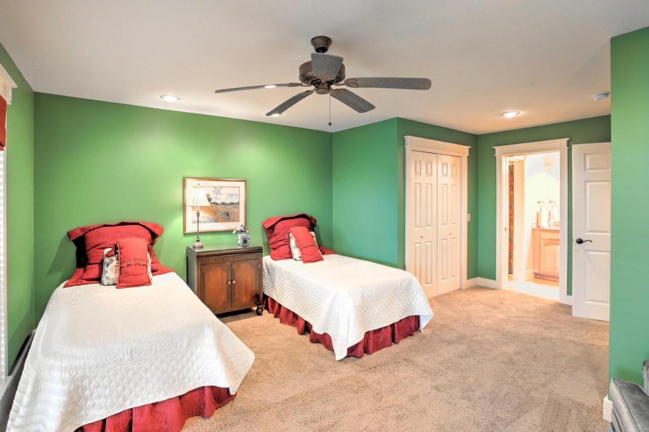 Beautiful Central Fayetteville Townhome With Views! Екстериор снимка